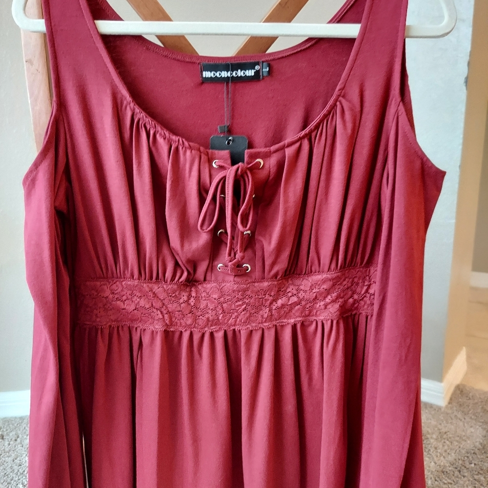 NWT Cold shoulder top